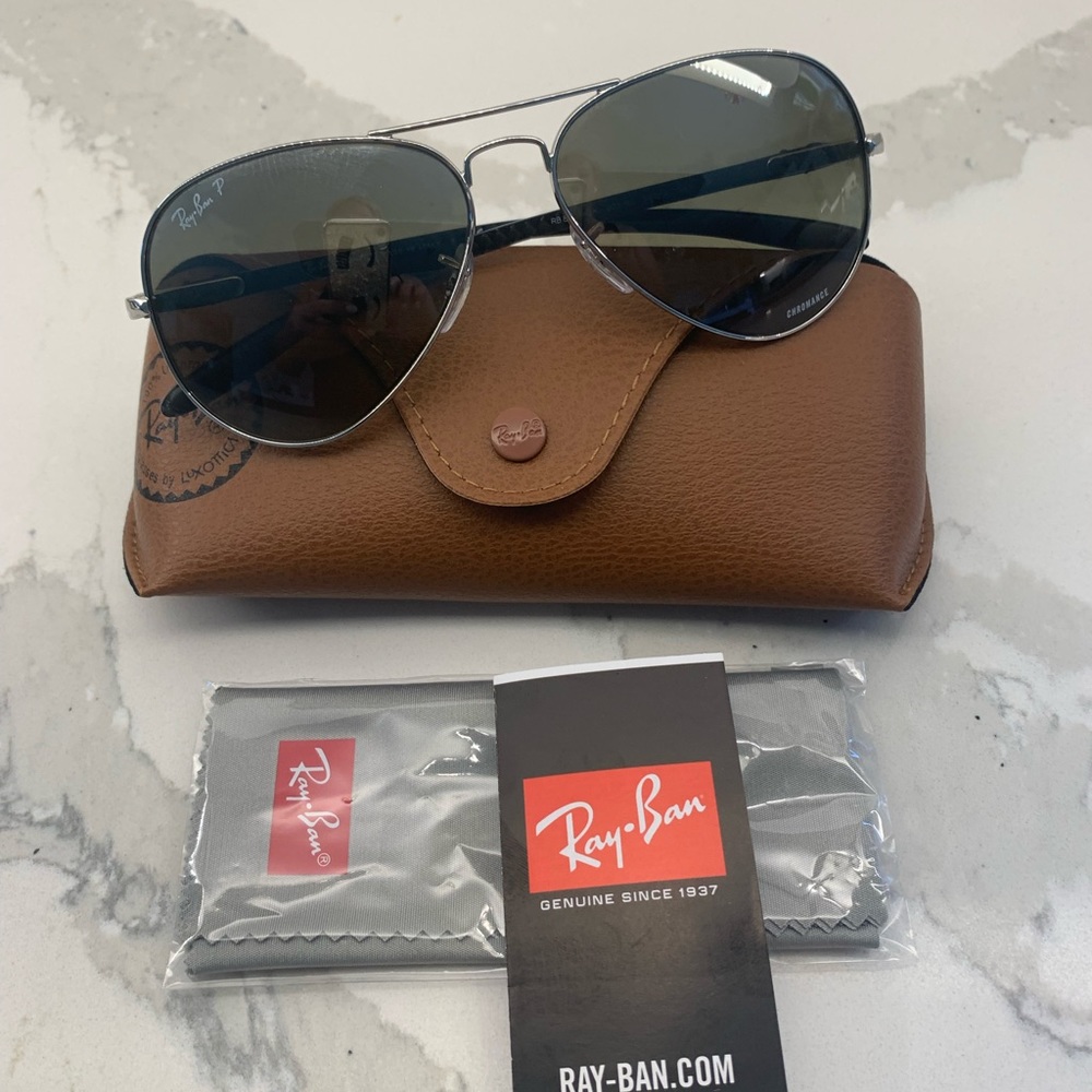RayBan Aviator Pilot sunglasses. RB 8317. Silver gunmetal Carbon fiber Frame.